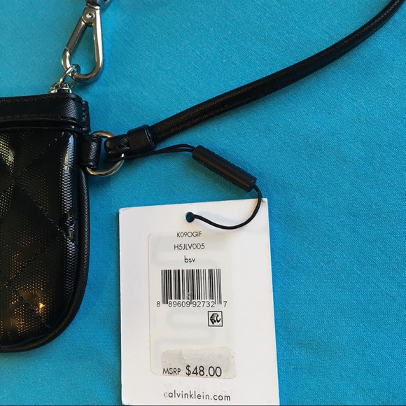 NWT Calvin Klein black fauxpatent leather wristlet - Picture 7 of 8